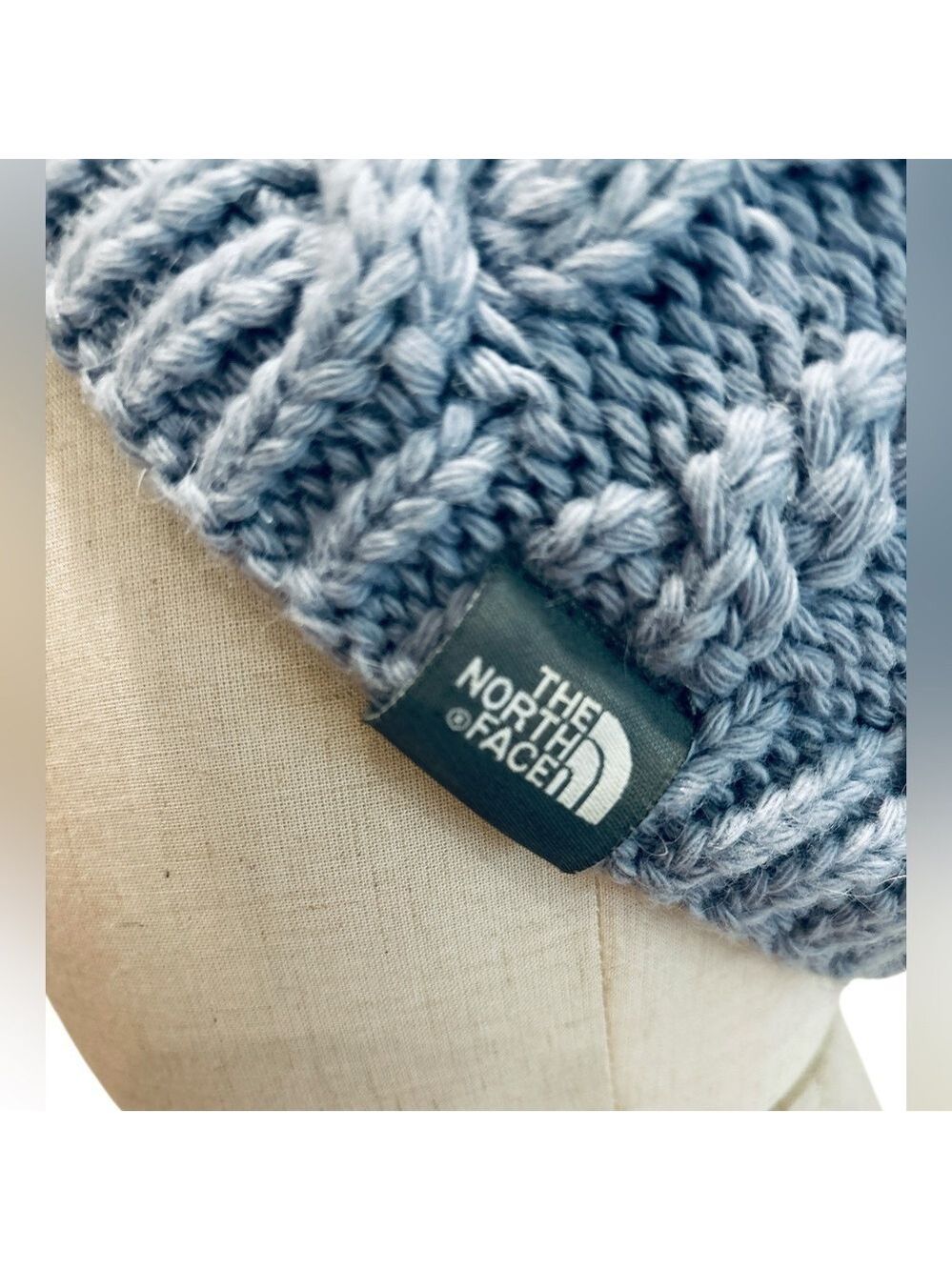 2 THE NORTH FACE WOOL BLEND LIGHT BLUE CABLE KNIT WINTER HATS SOFT WARM BEANIE - Picture 7 of 7